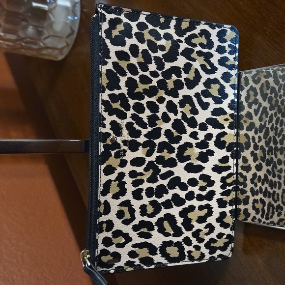 Kate Spade Mya Leopard Zip Pouch/Wristlet - Picture 1 of 5